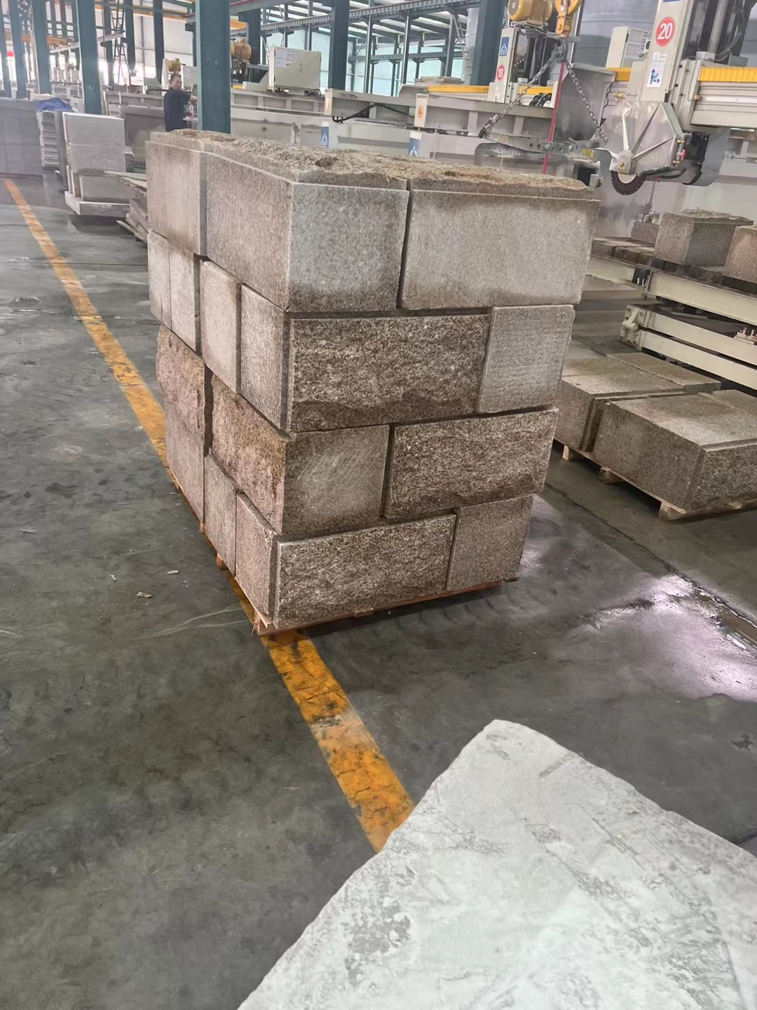 荔枝面600×600黃銹石地鋪石材廠家直銷